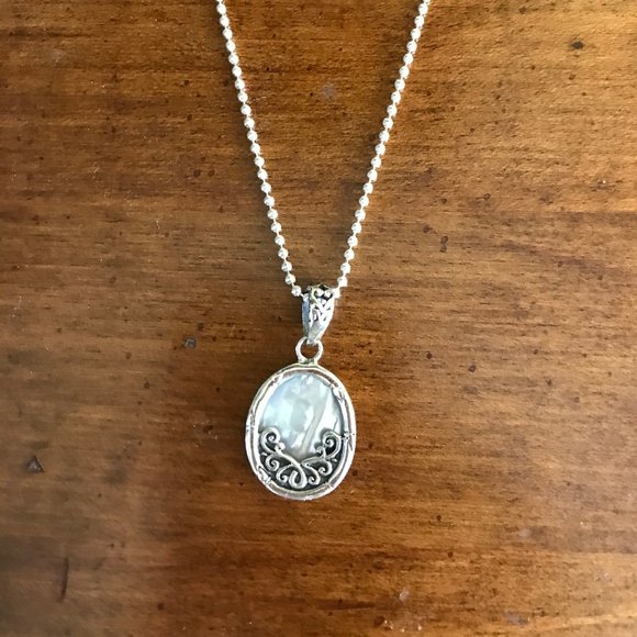 Handcrafted mother of pearl and 925 silver pendant - Picture 1 of 4